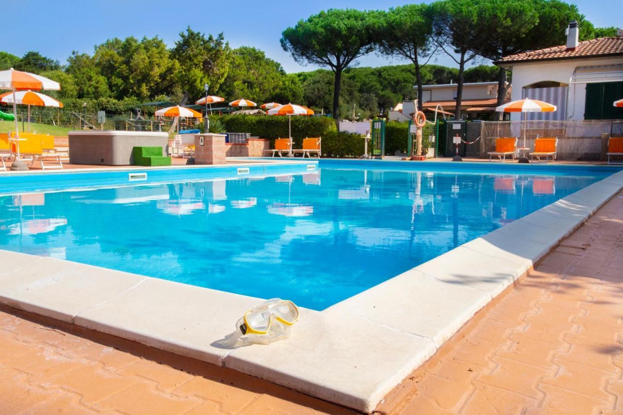 Residence Le Rose Marina Di Bibbona Exterior foto