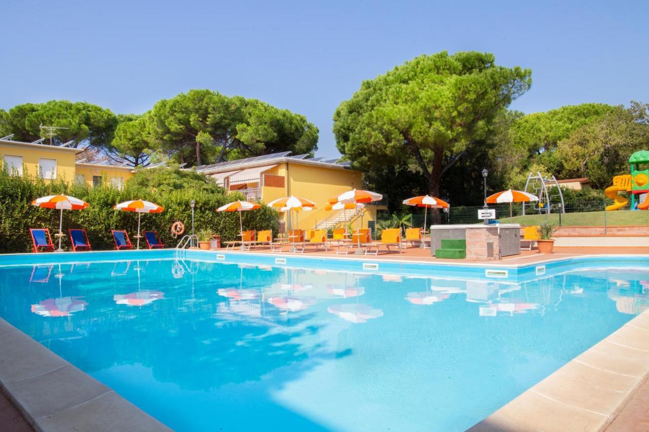 Residence Le Rose Marina Di Bibbona Exterior foto