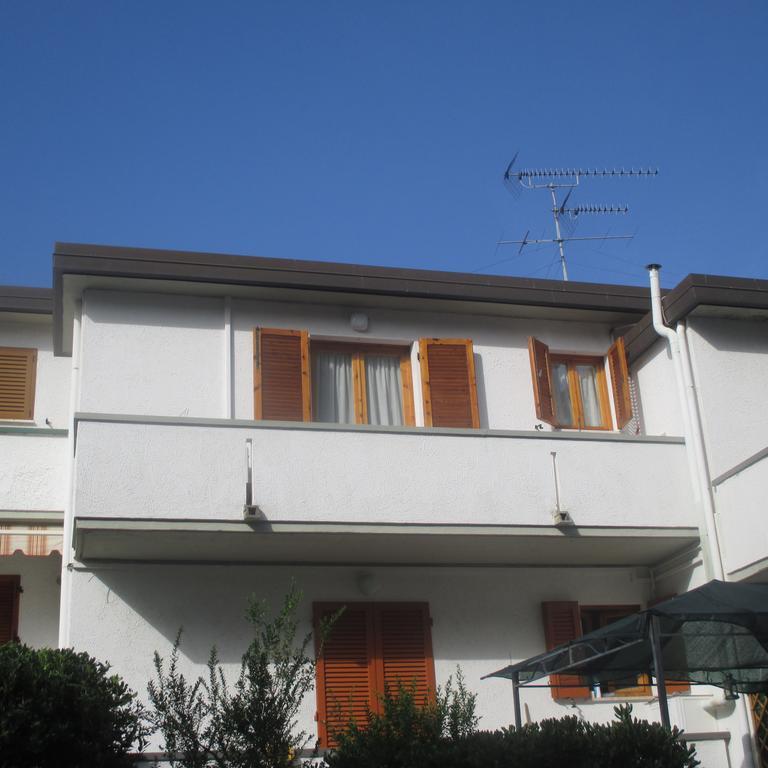 Residence Le Rose Marina Di Bibbona Exterior foto