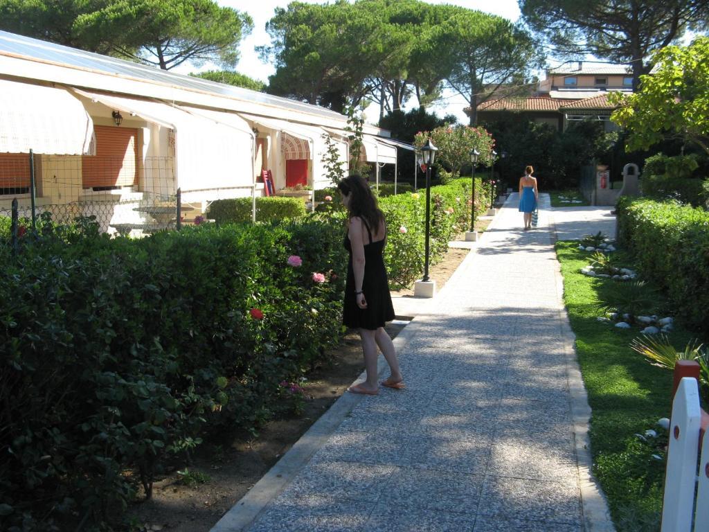 Residence Le Rose Marina Di Bibbona Exterior foto